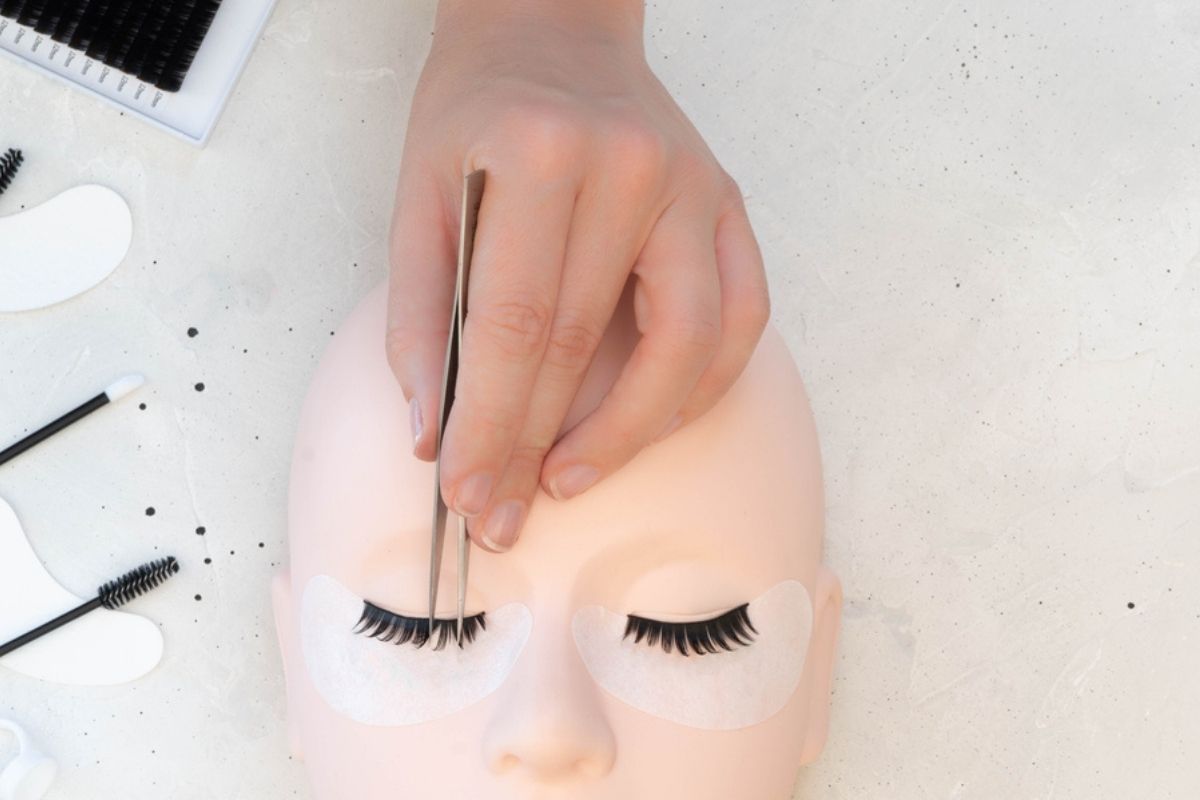 How to start a lash business - how to become a lash extension educator