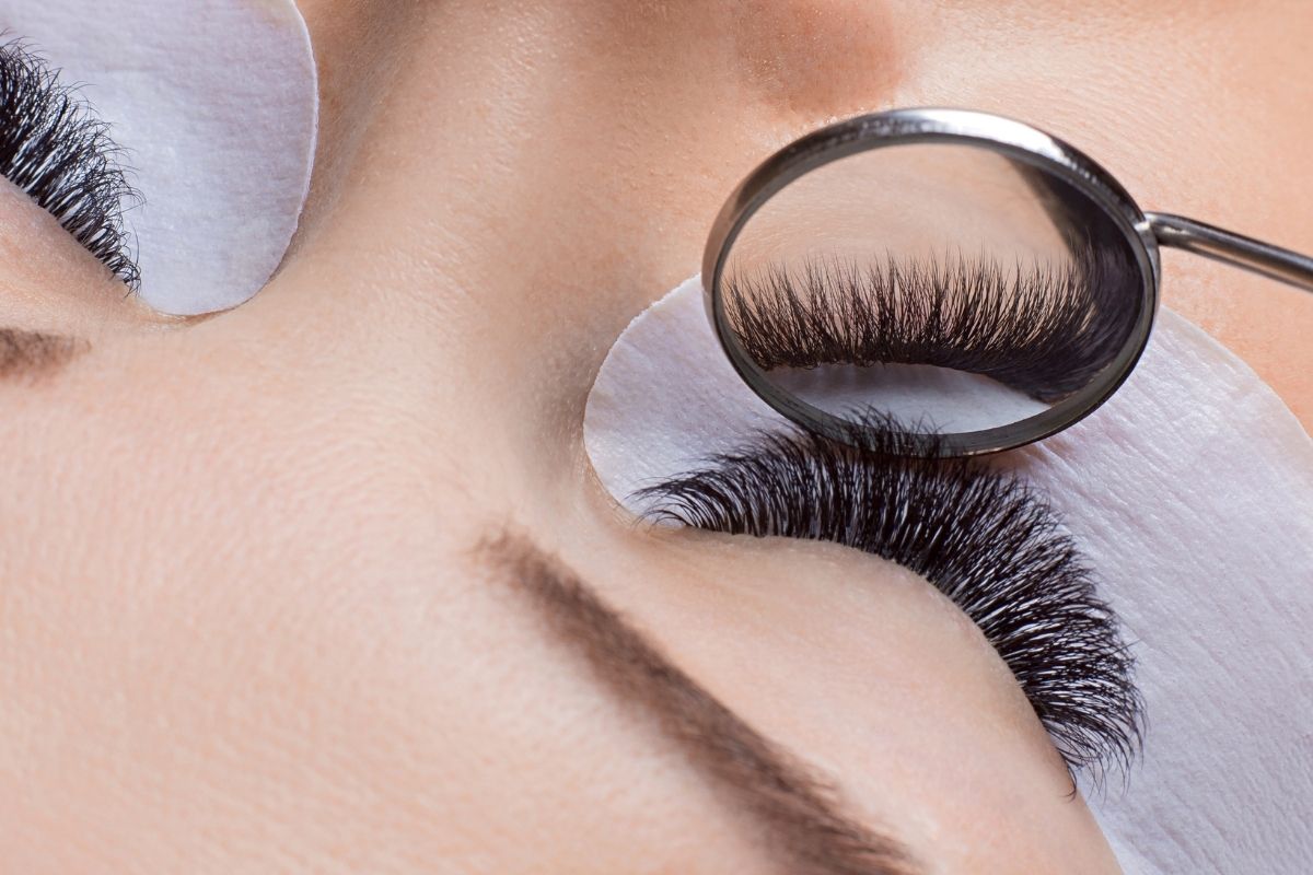 well isolated eyelash extension