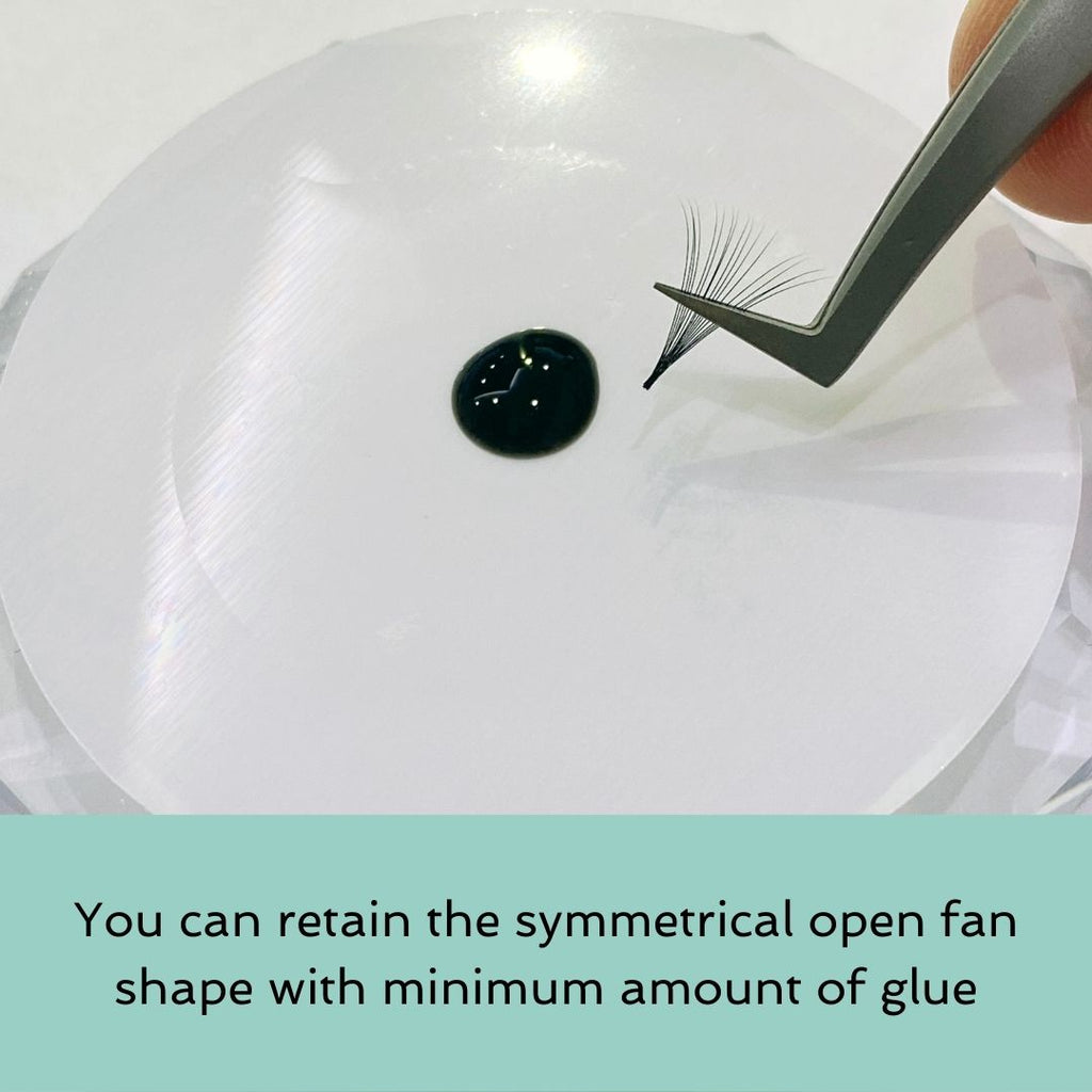 Step-by-step: How to make mega volume lash fan