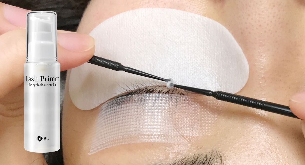 Eyelash extension primer for bottom lash extensions