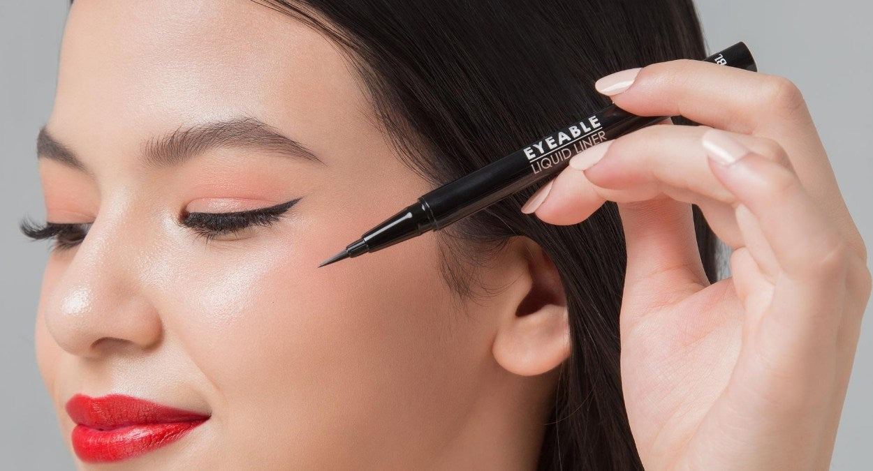 Eyeliner for eyelash extension