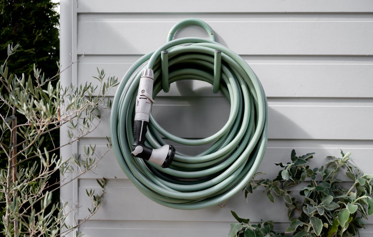 handy hose and hanger pack