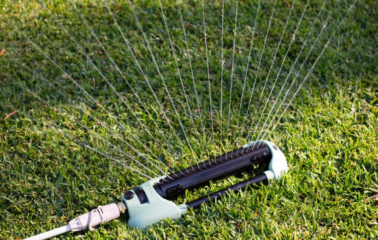 oscillating-sprinkler