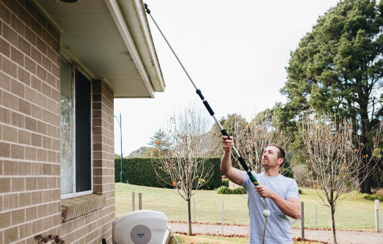 cleaning-gutters