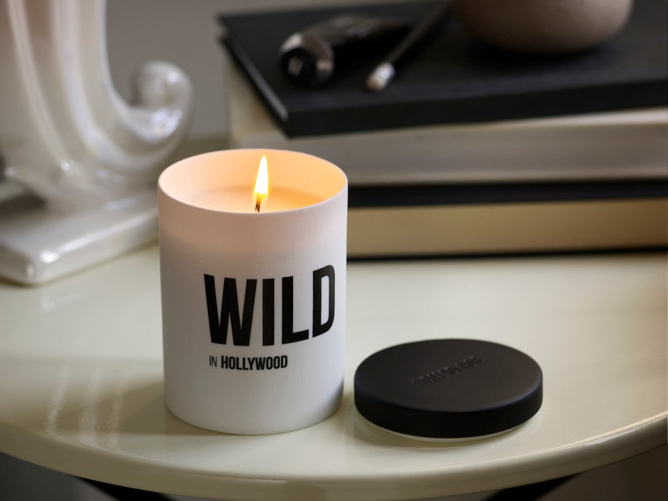 Oud leather candle