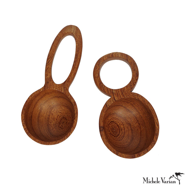 https://cdn.shopify.com/s/files/1/0094/3782/products/WoodenSpoons_600x600.jpg?v=1637279049