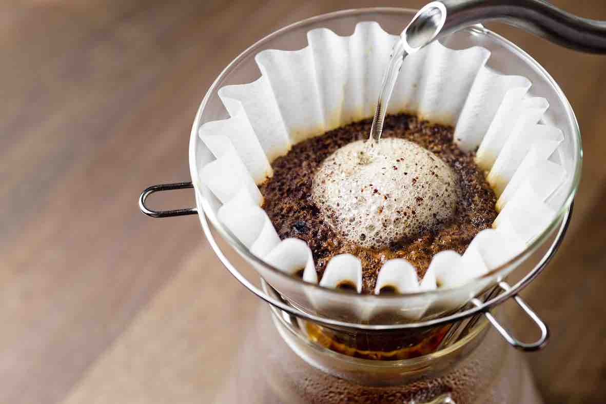 Réaliser une mousse de lait manuelle - Blog sur le café, histoires, recettes