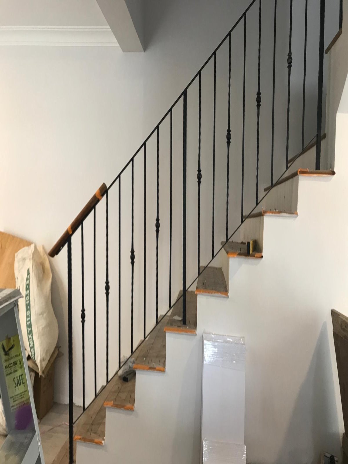 Staircase Railing Vertical Straight-Cut Bar - SR004