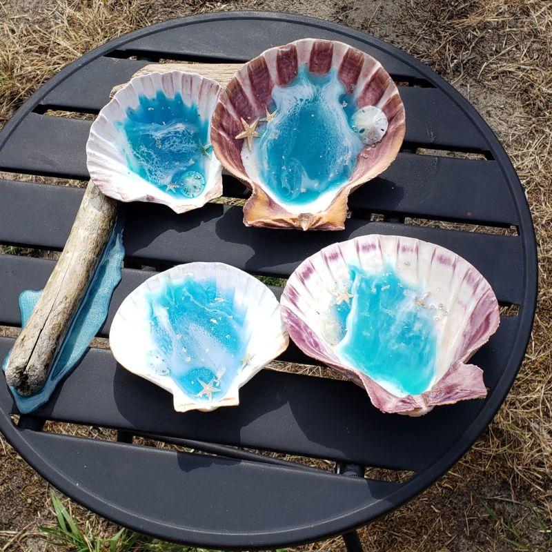 Soap Resin Display Dish, Made in the USA, Black and Blue, Jewelry Dish, Seashell  dish, Scallop