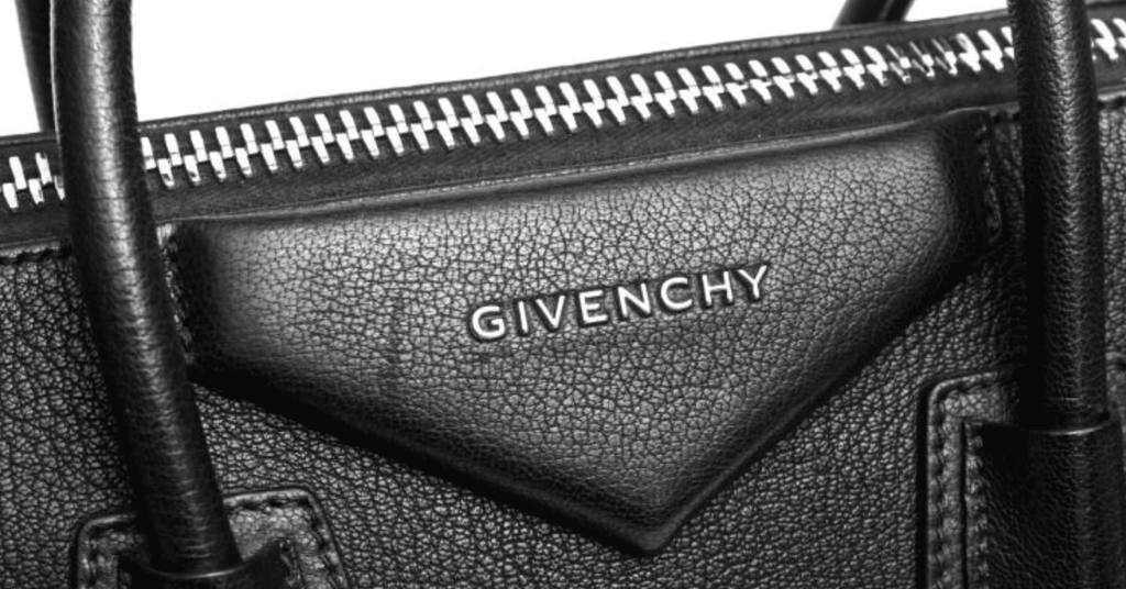 GIVENCHY ANTIGONA MINI REVIEW & WHAT'S IN MY BAG 