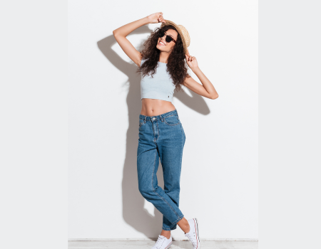 CROP TOP WITH JEANS