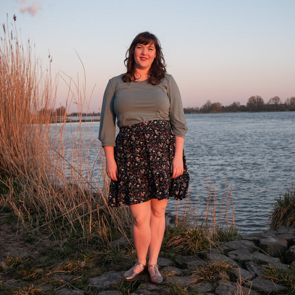 Bri modelling her black floral Forget-me-not Patterns Ellas Skirt with flat front elastic waist hack