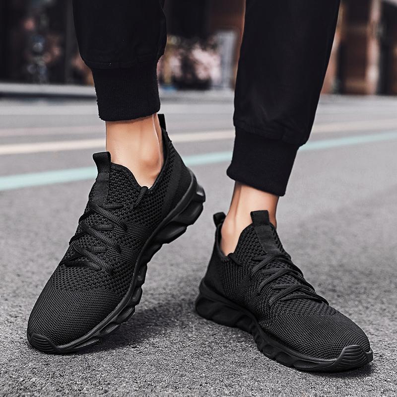 black athletic shoes for women