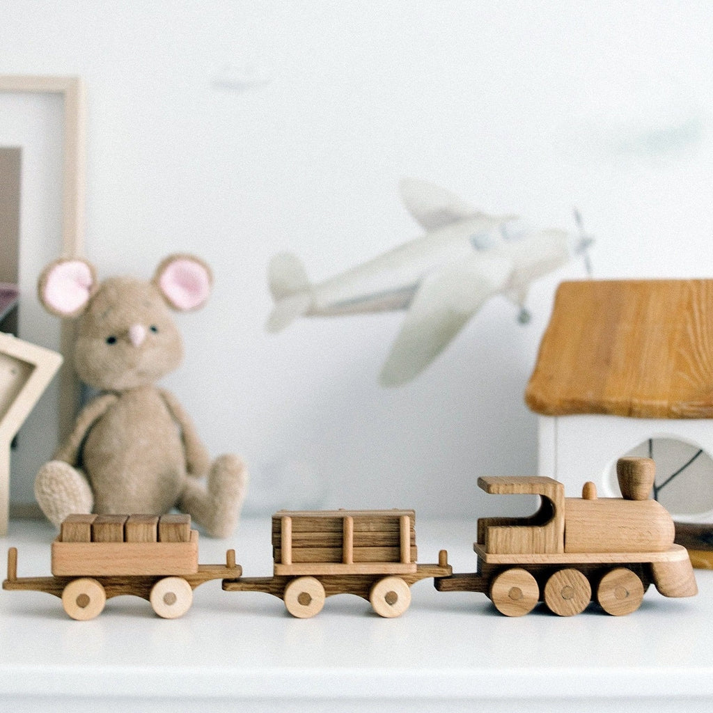 Jouet Train De Marchandise En Bois De Hetre Et Chene Bambin Au Naturel