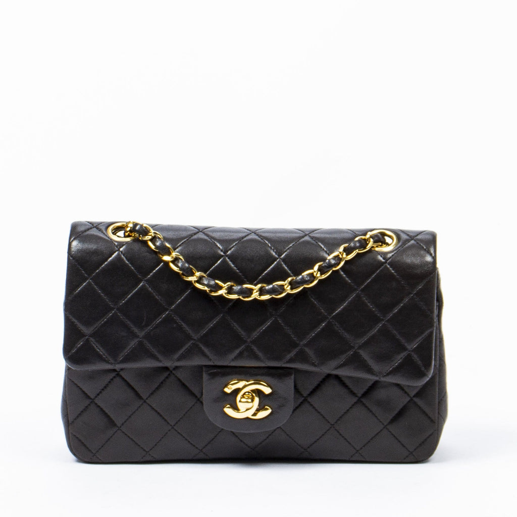 CHANEL SMALL CLASSIC FLAP  First impression what fits  comparison to  medium large  YouTube