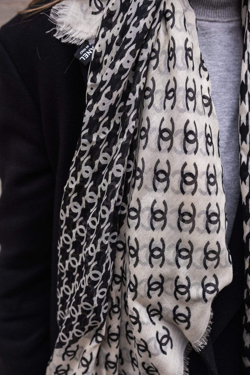 Auth CC Woolen scarf Chanel stylish black scarf jdnfoundationorg