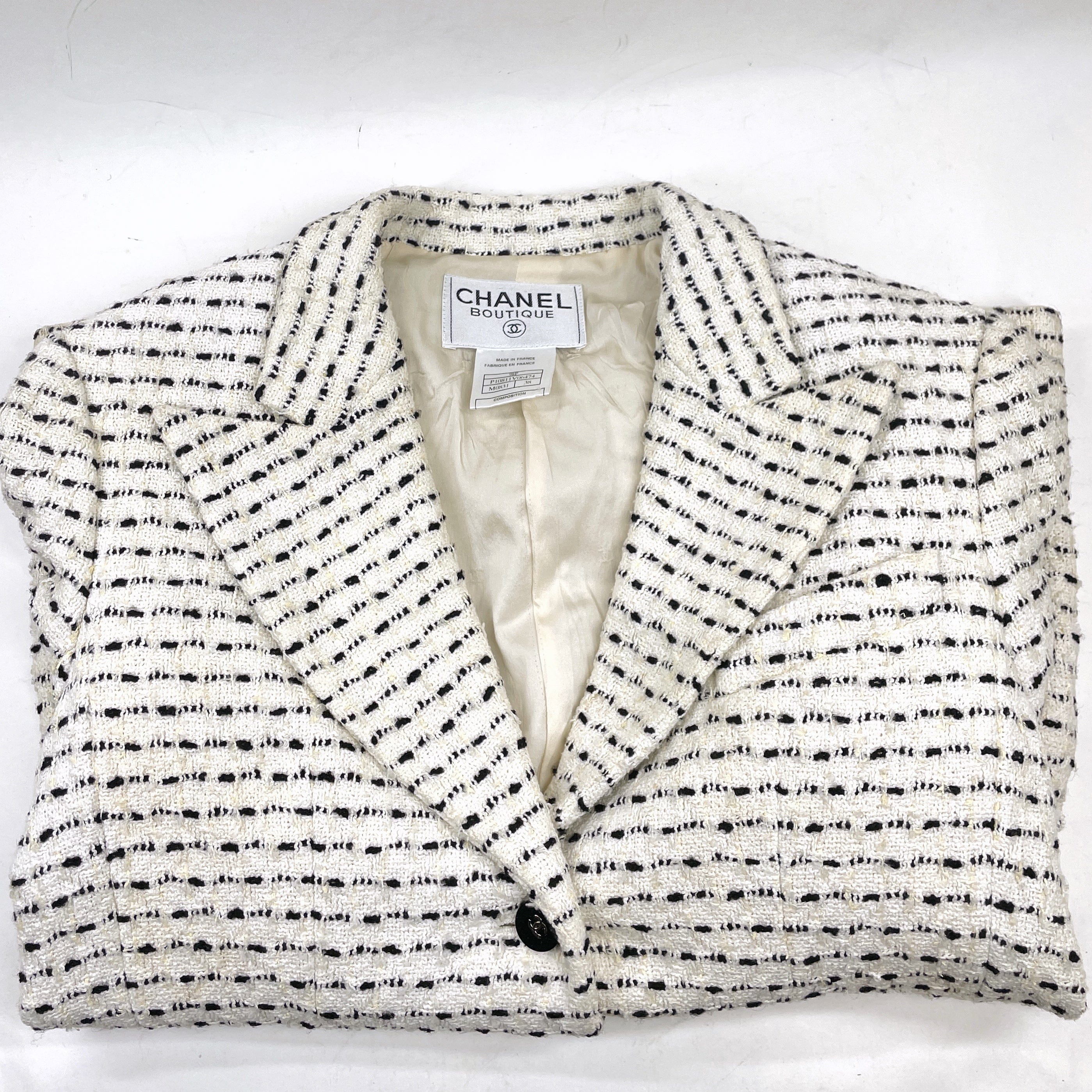 Chanel Black and white Tweed Jacket PXL2503 – LuxuryPromise