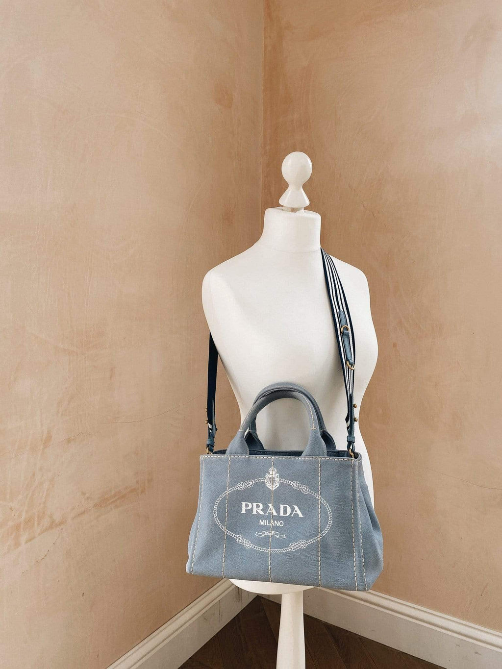 Prada grey logo medium canvas tote bag – LuxuryPromise