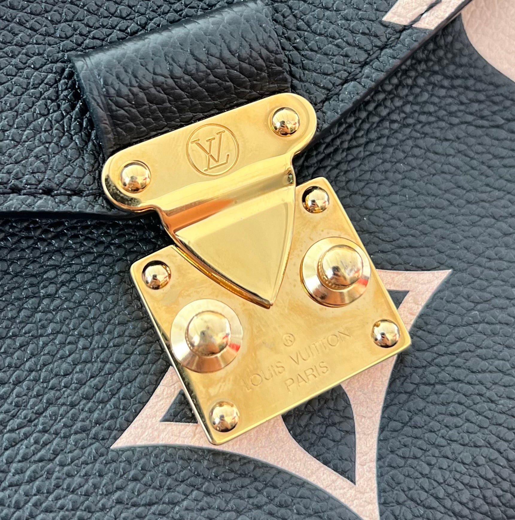 Louis Vuitton Monogram Vernis Porto Clé Animal Face M68217 Brand Accessory  Key Ring Holder Unisex