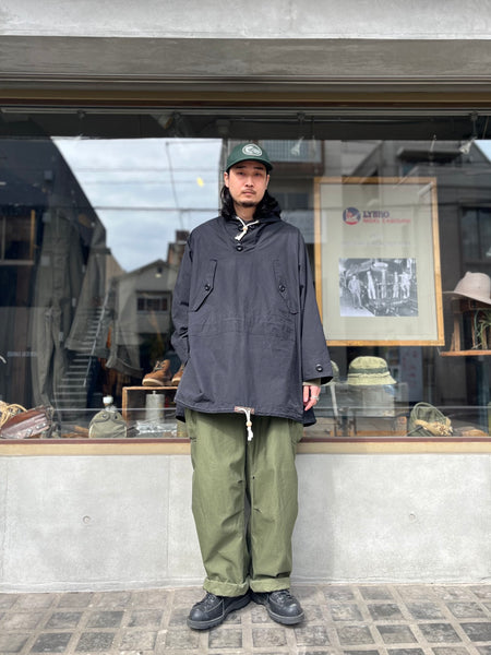 イレギュラーな個体を発見 》 LONG SMOCK - Nigel Cabourn x Liam