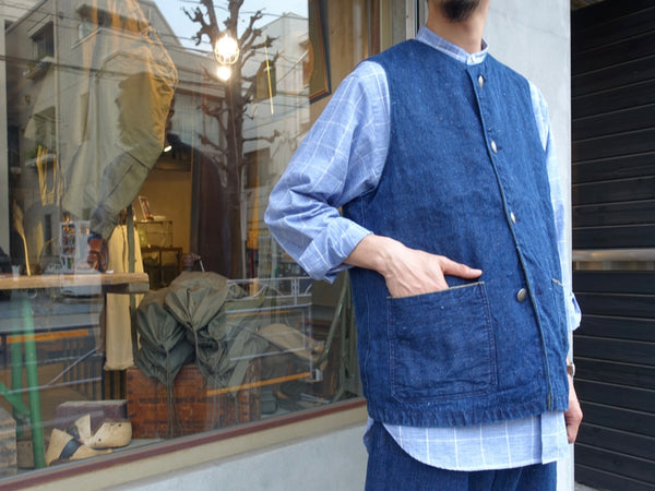 今年はリバーシブルで》JERKIN VEST REVERSIBLE - HEMP DENIM