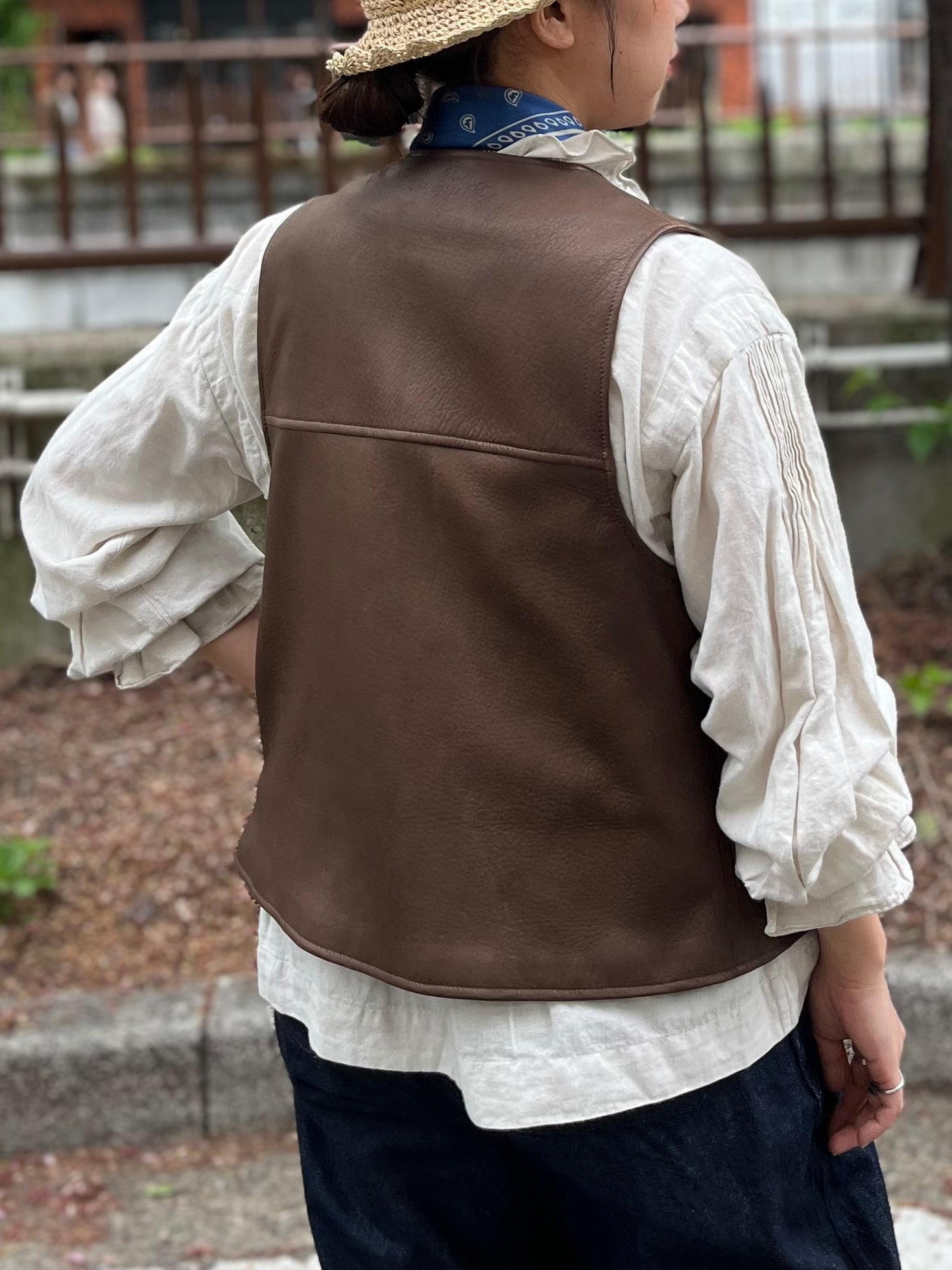 高級品市場 着ること以上の価値》LEATHER JERKIN VEST – ナイジェル トップス