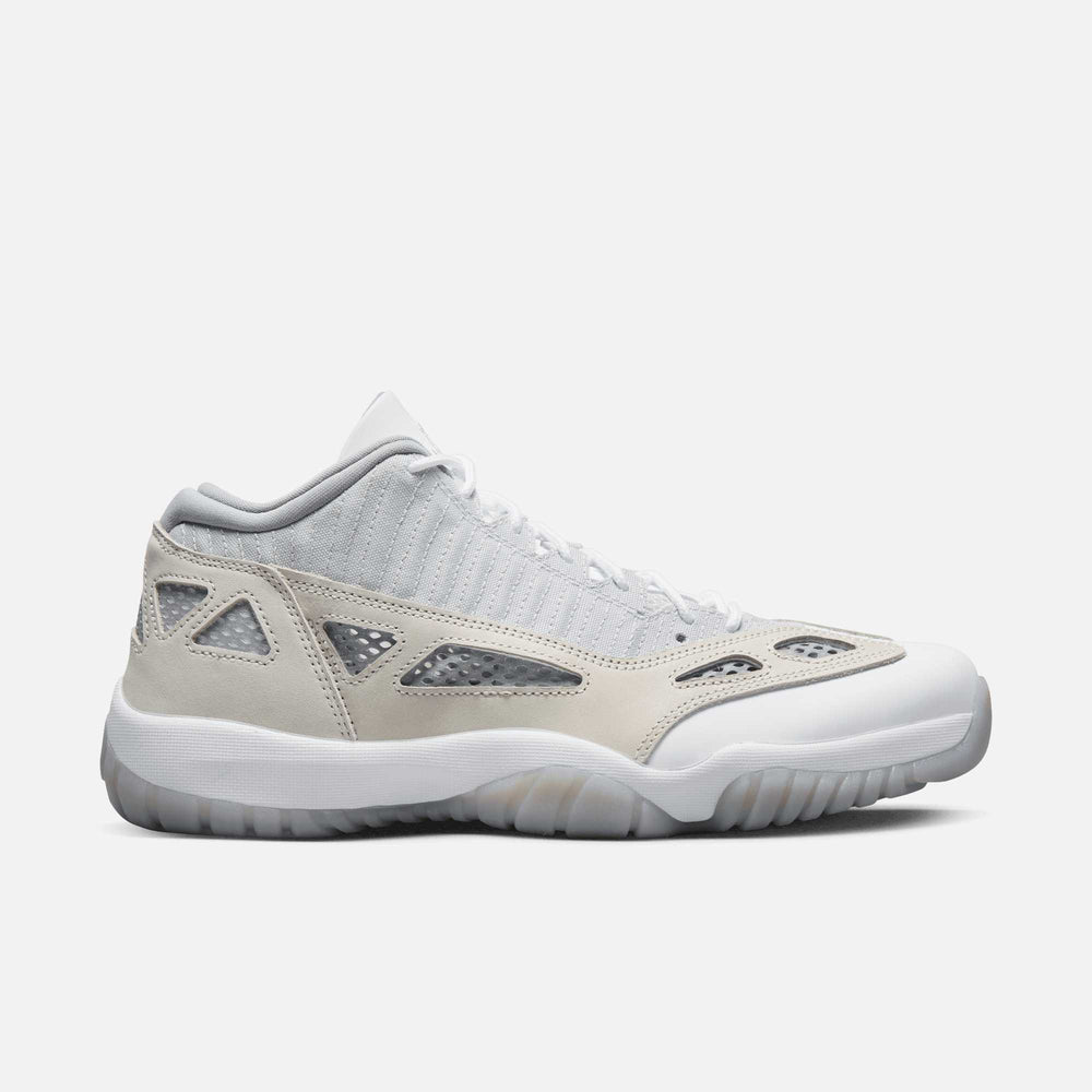 Air Jordan 11 Retro Low Men's Shoes. Nike SI