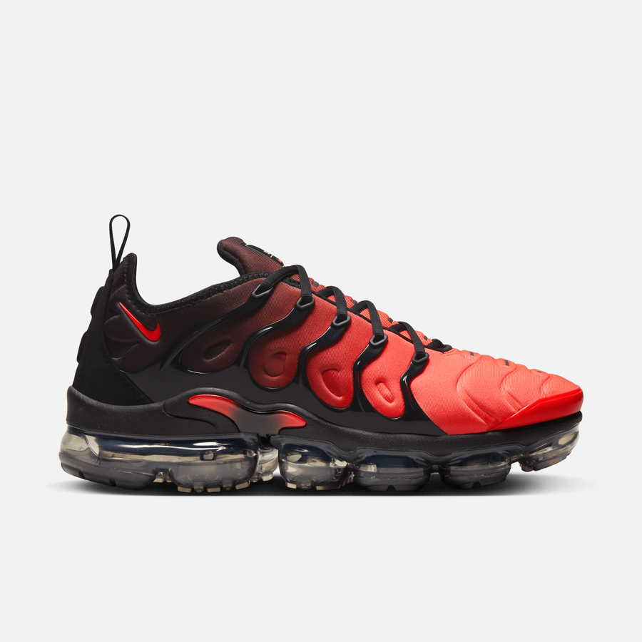 vapormax tn black and red