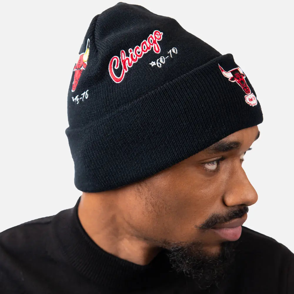 Mitchell & Ness NBA Freethrow Knit Beanie 'Bulls' - Puffer Reds