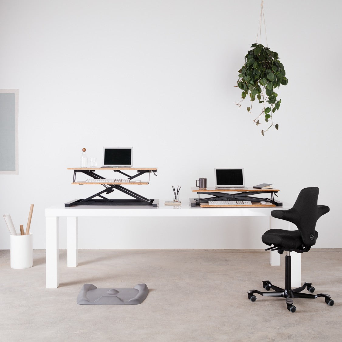 Desk stands. Standing Desk. Fully standing Desk.