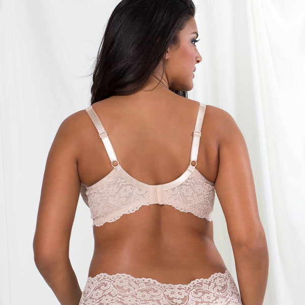 Smart & Sexy Women's Plus Size Curvy Signature Lace Unlined Underwire Bra  W/Added Support, White, 34DD : : Clothing, Shoes & Accessories