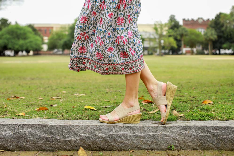 wearing wedge shoes with dress