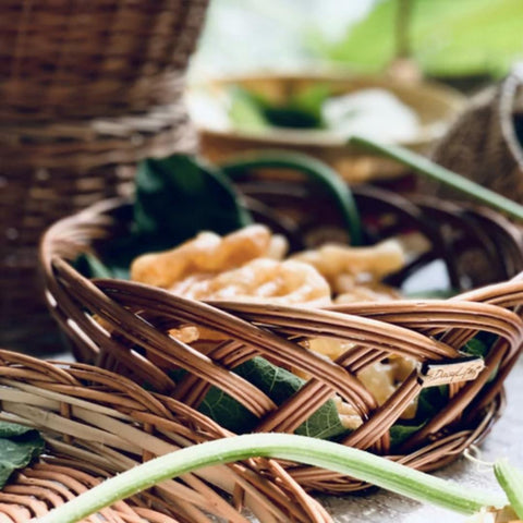 Wicker crown basket