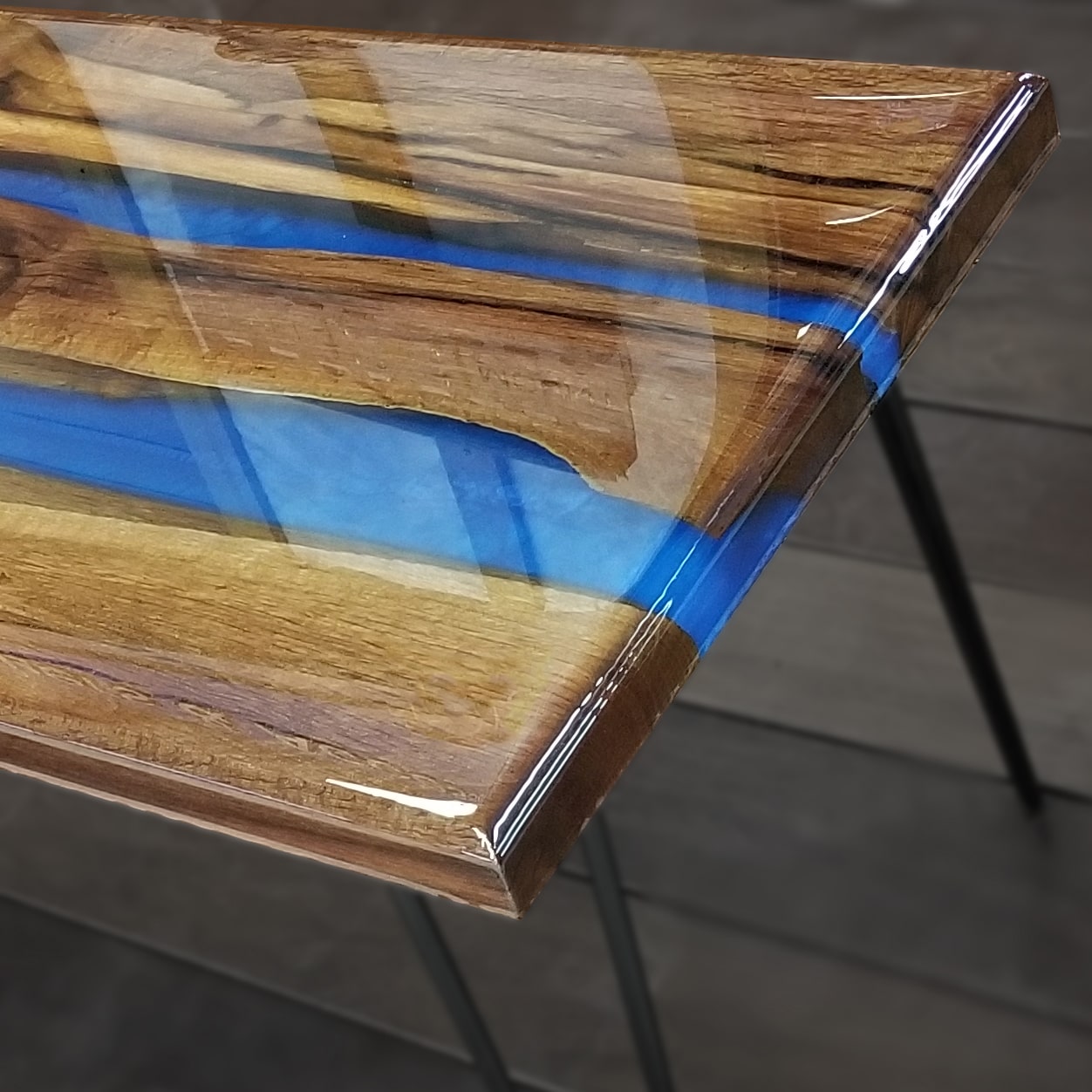 DEEP POUR River Table Epoxy