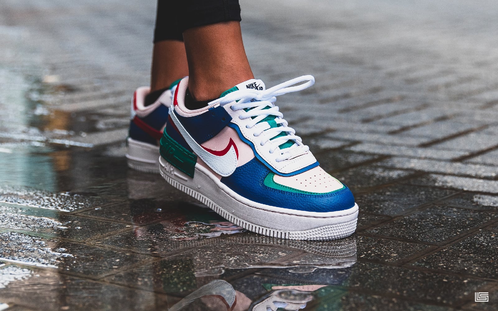 womans air force 1's