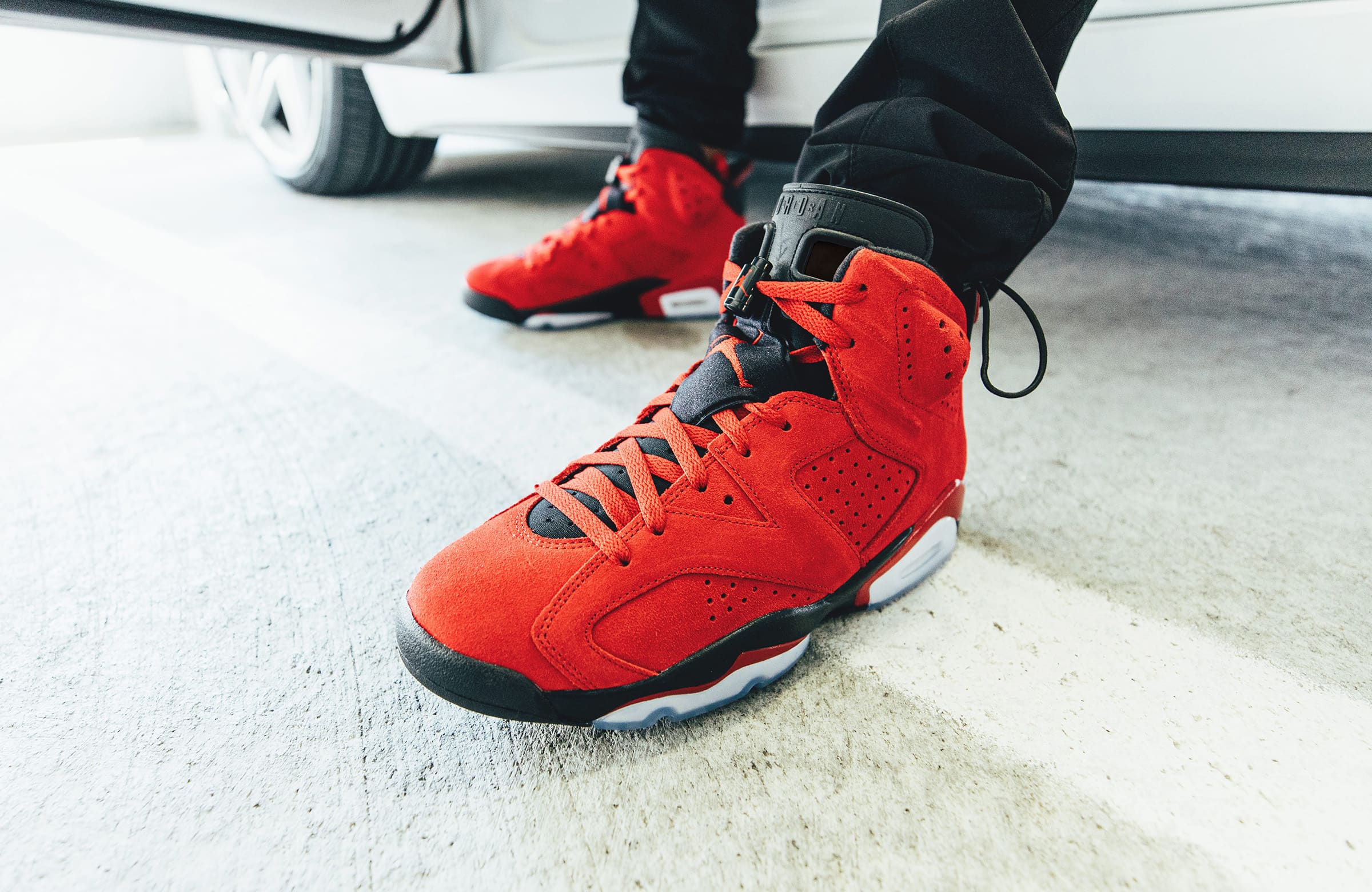 30 Nike Air Jordan 6 Retro Toro-