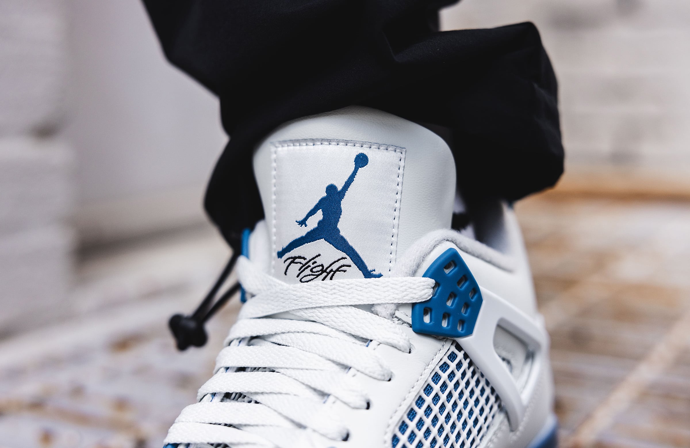 Air Jordan Retro 4 'Industrial Blue'