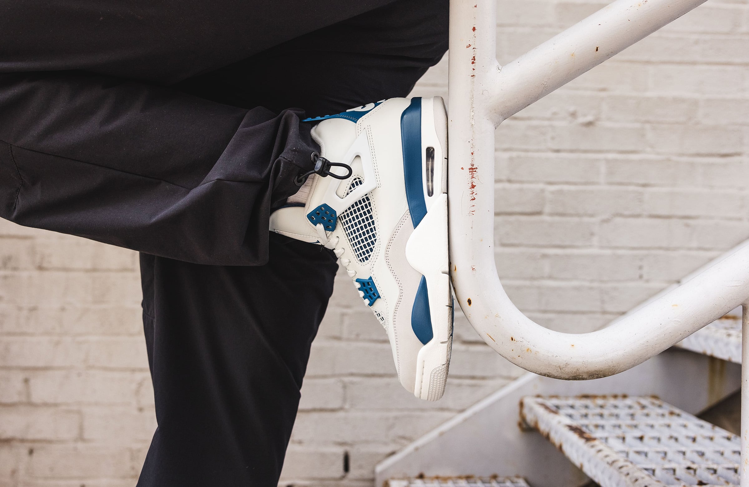 Air Jordan Retro 4 'Industrial Blue'