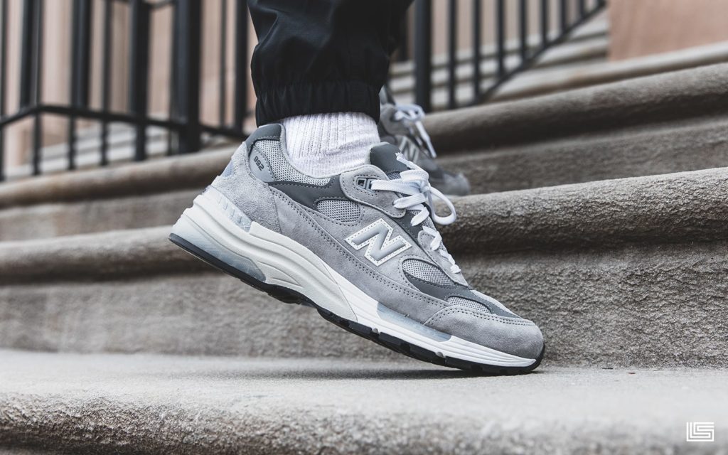 A Detailed look at the New Balance 992 “Classic Grey” – DTLR