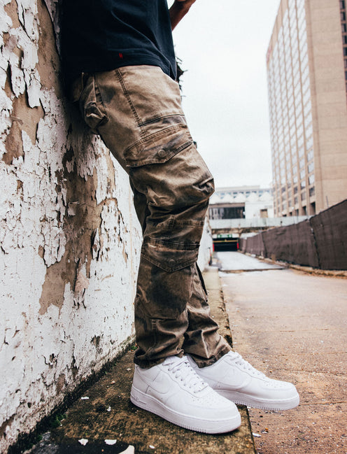 5 Ways To Style The Cargo Pants This Season 2020 | Sneakers outfit men,  Mens outfits, Dapper mens fashion