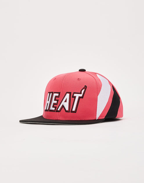 Mitchell & Ness Detroit Pistons Short Hook Snapback Hat – DTLR