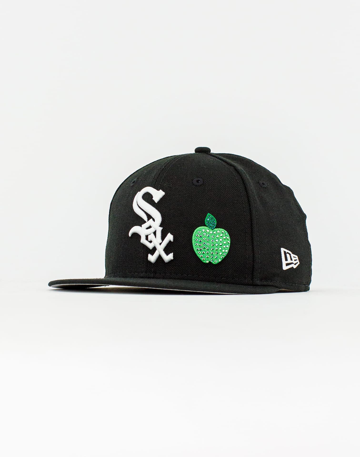 Shop New Era 59Fifty Chicago White Sox Groovy Fitted Hat 60288049 black