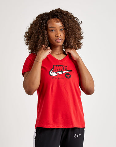 Nike Chicago Bulls V-Neck Tee – DTLR