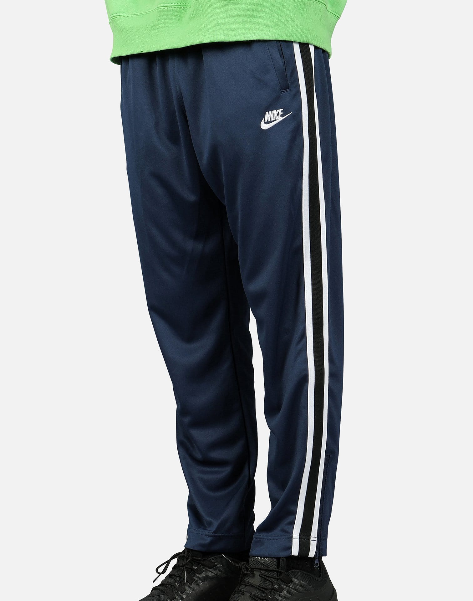 nike tribute sweatpants in green