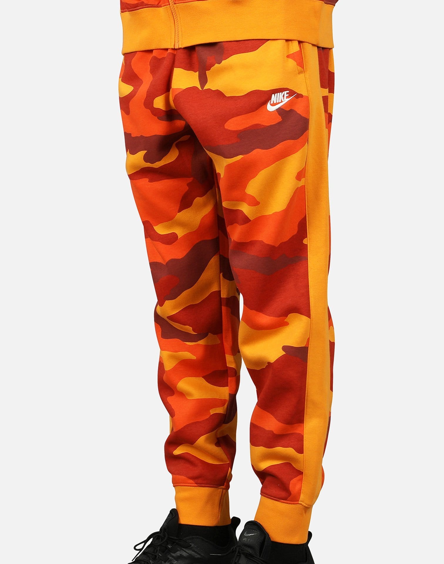 nike camo jogger