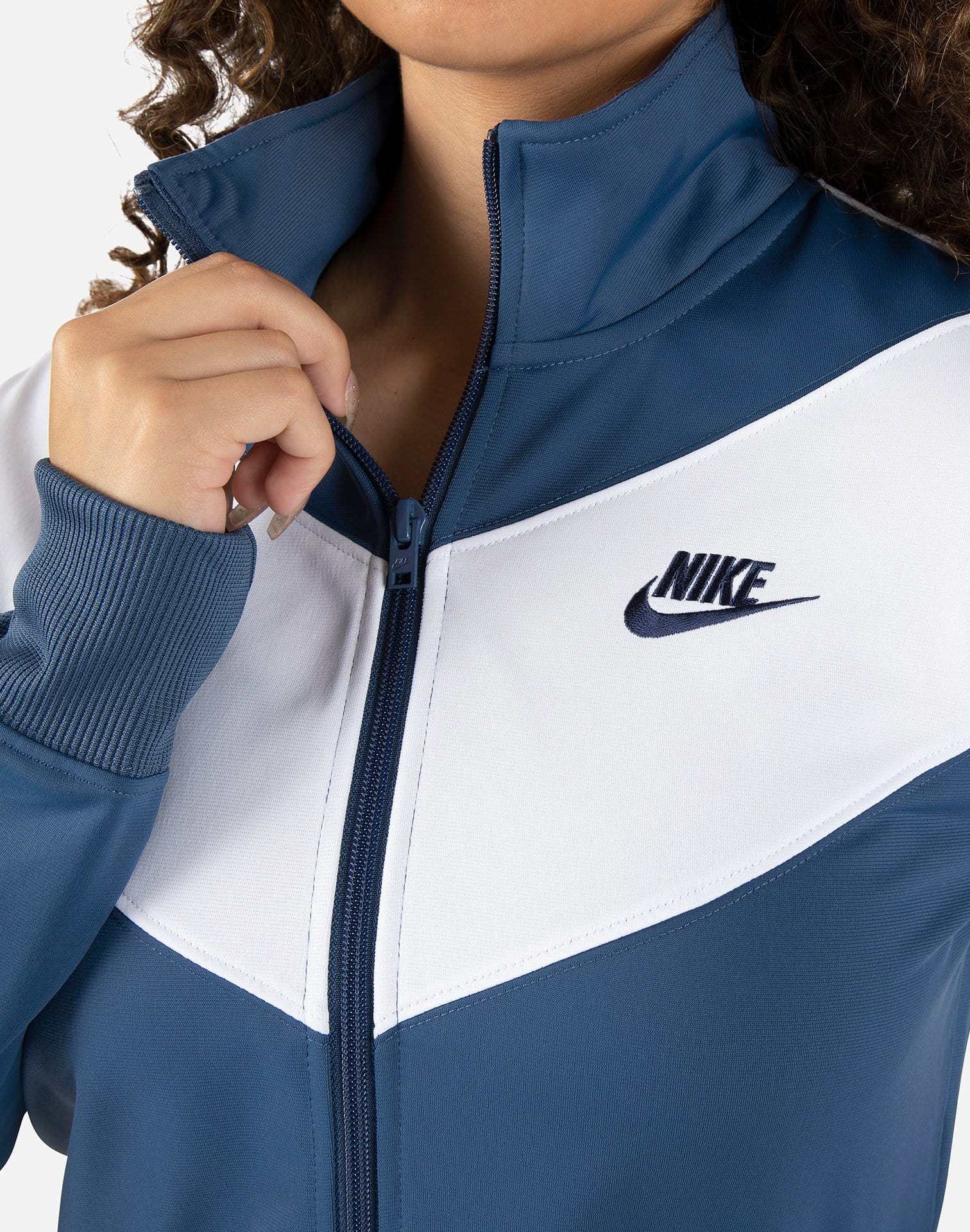 nike heritage track jacket