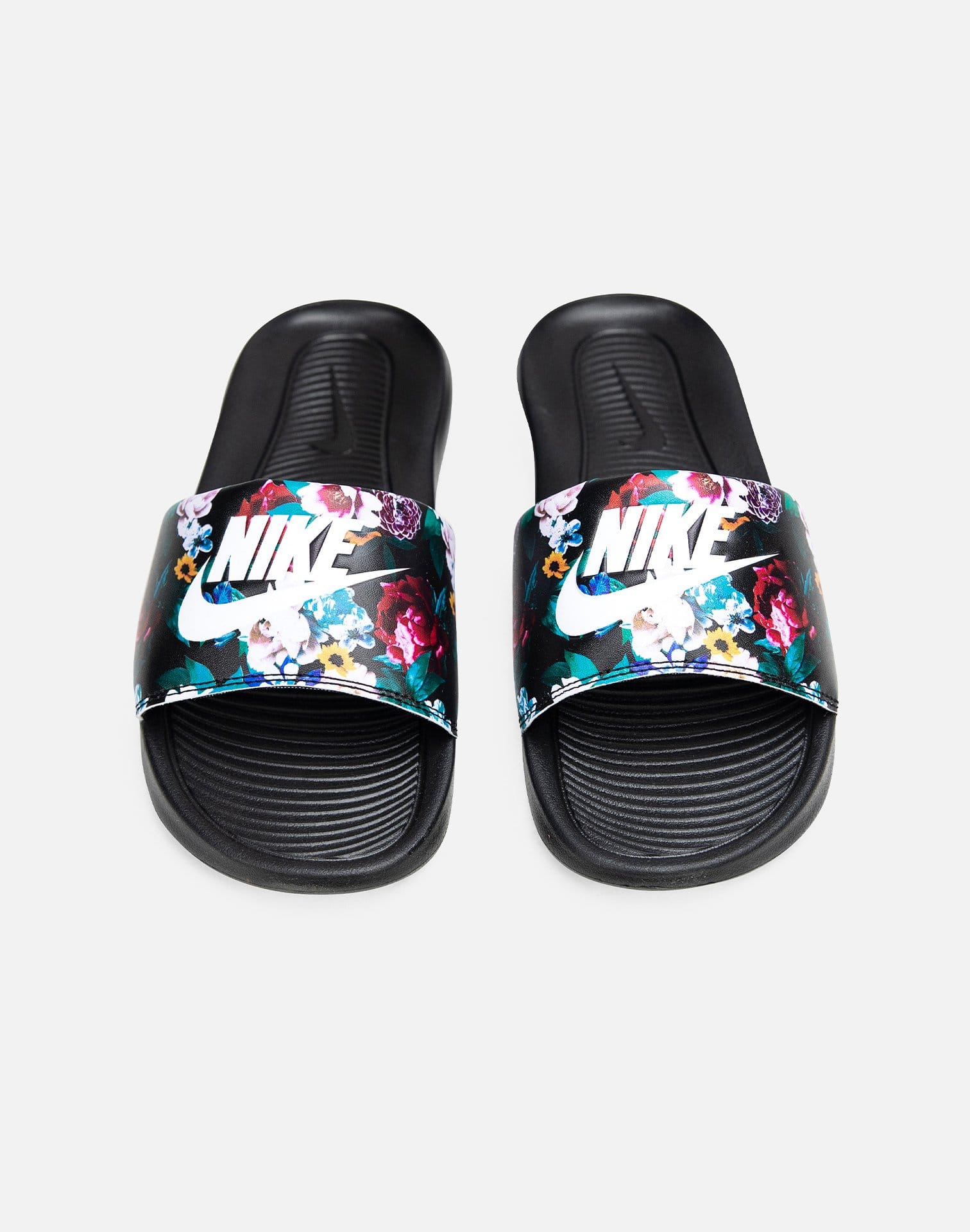 classic nike slides