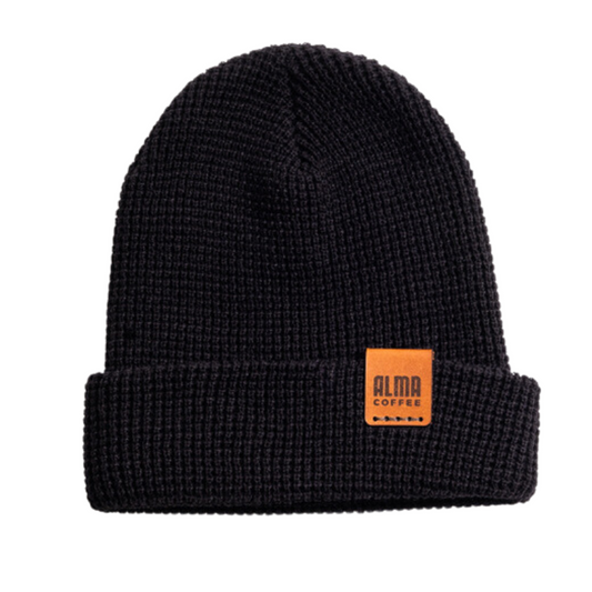 https://cdn.shopify.com/s/files/1/0095/5682/0026/files/BlackBeanie.png?v=1697506115&width=533