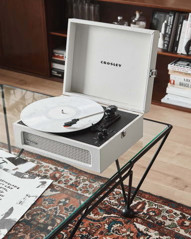 Crosley Radio Europa | Voyager Bluetooth-Plattenspieler Dune