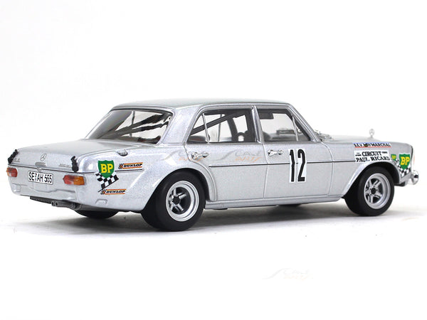 1971 Mercedes-Benz 300 SEL 6.8 AMG 1:43 Minichamps diecast Scale